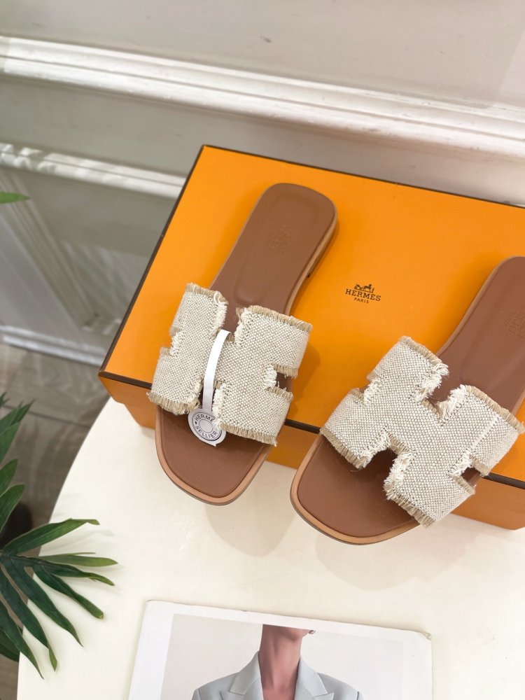 Шльопанці жіночі фото 6