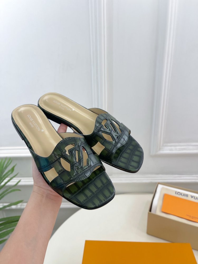 Шлепанцы женские фото 6