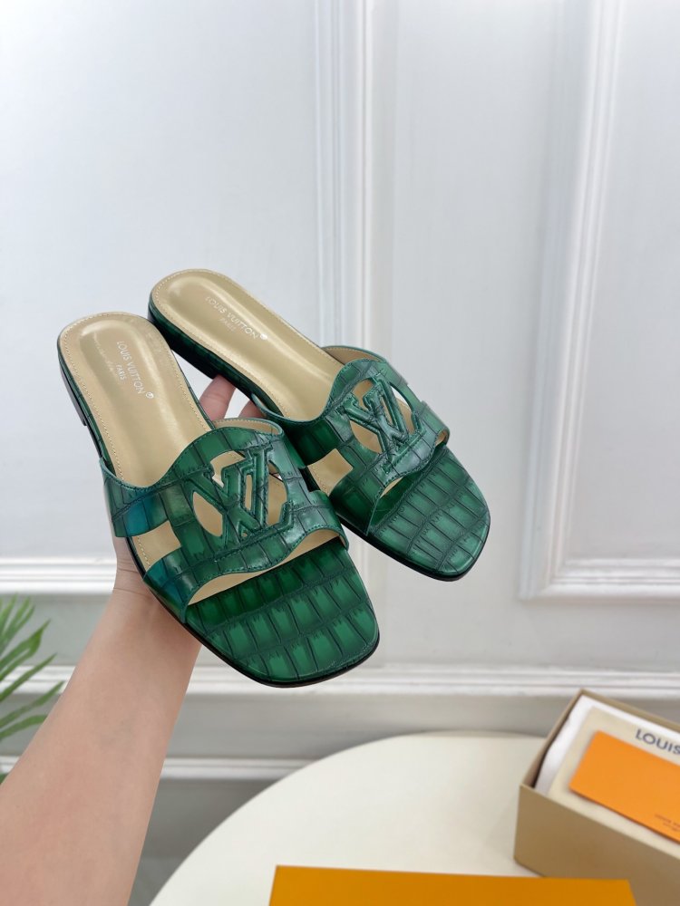 Шлепанцы женские фото 6