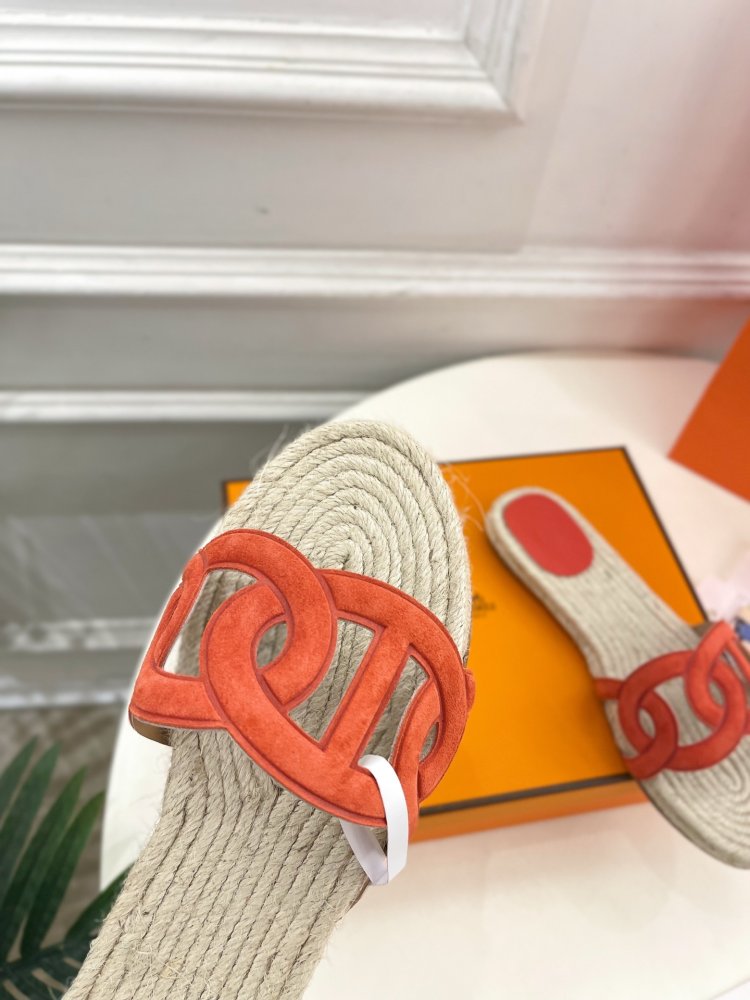 Шльопанці жіночі фото 6