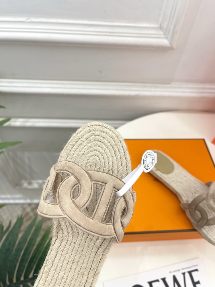 Шлепанцы женские фото 6