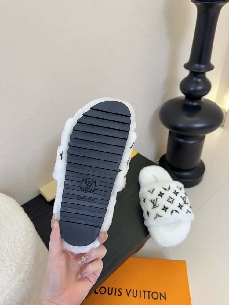 Шльопанці жіночі фото 6