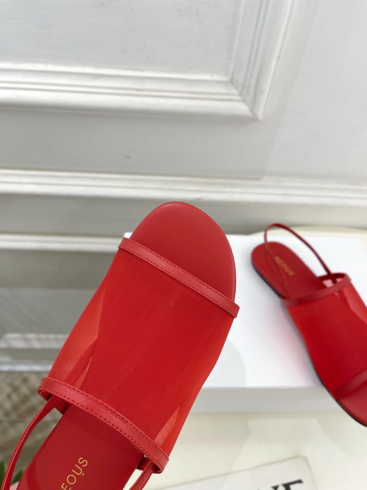 Шльопанці жіночі фото 6