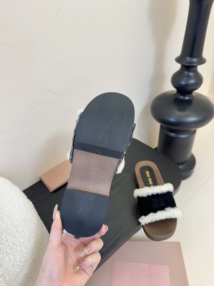 Шльопанці жіночі фото 6