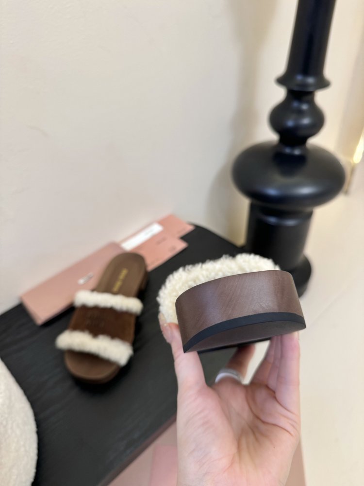 Шльопанці жіночі фото 6