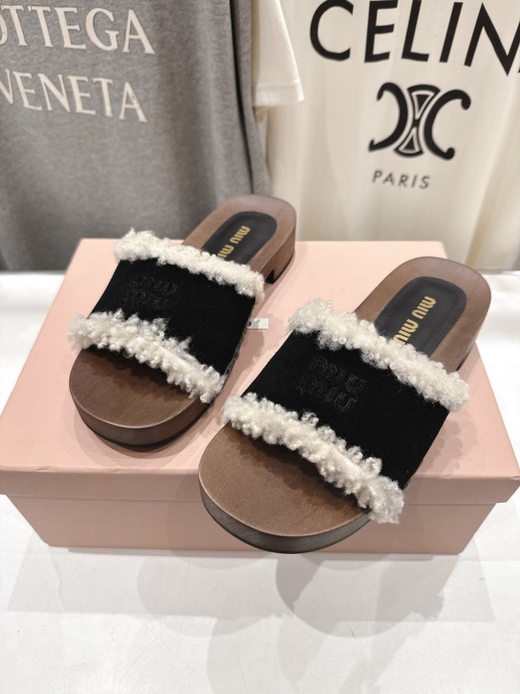 Шльопанці жіночі фото 6