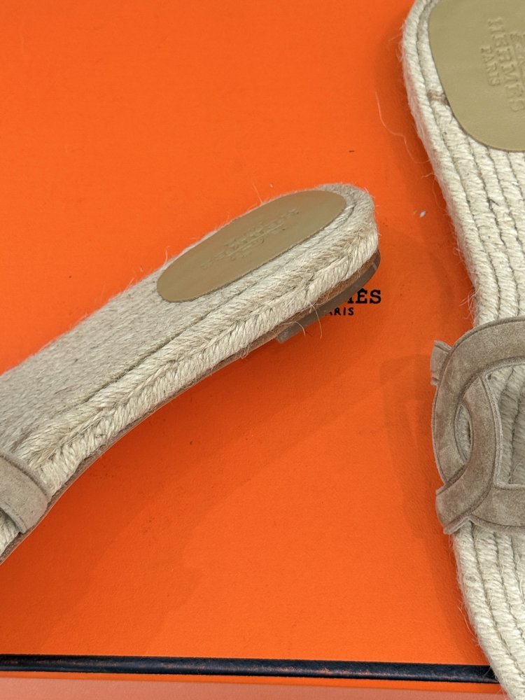 Шльопанці жіночі фото 6