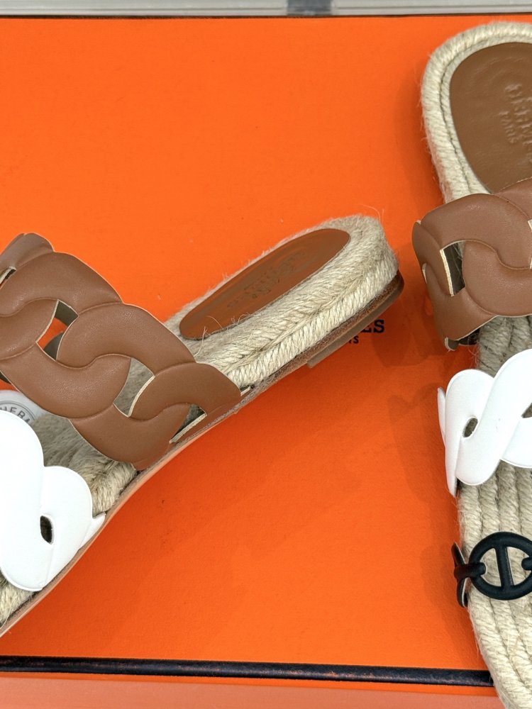 Шльопанці жіночі фото 6