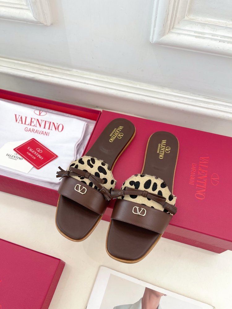 Шлепанцы женские фото 6