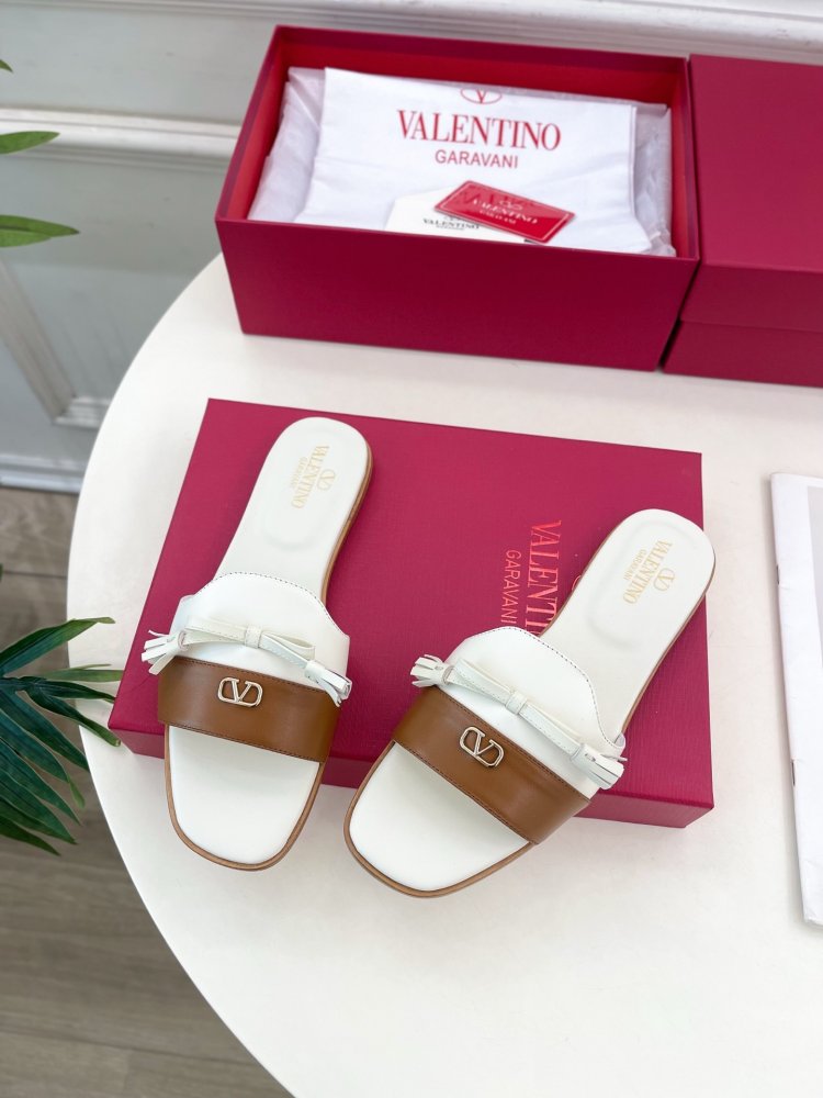 Шлепанцы женские фото 6