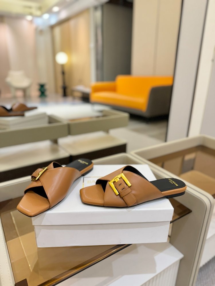 Шлепанцы женские фото 6