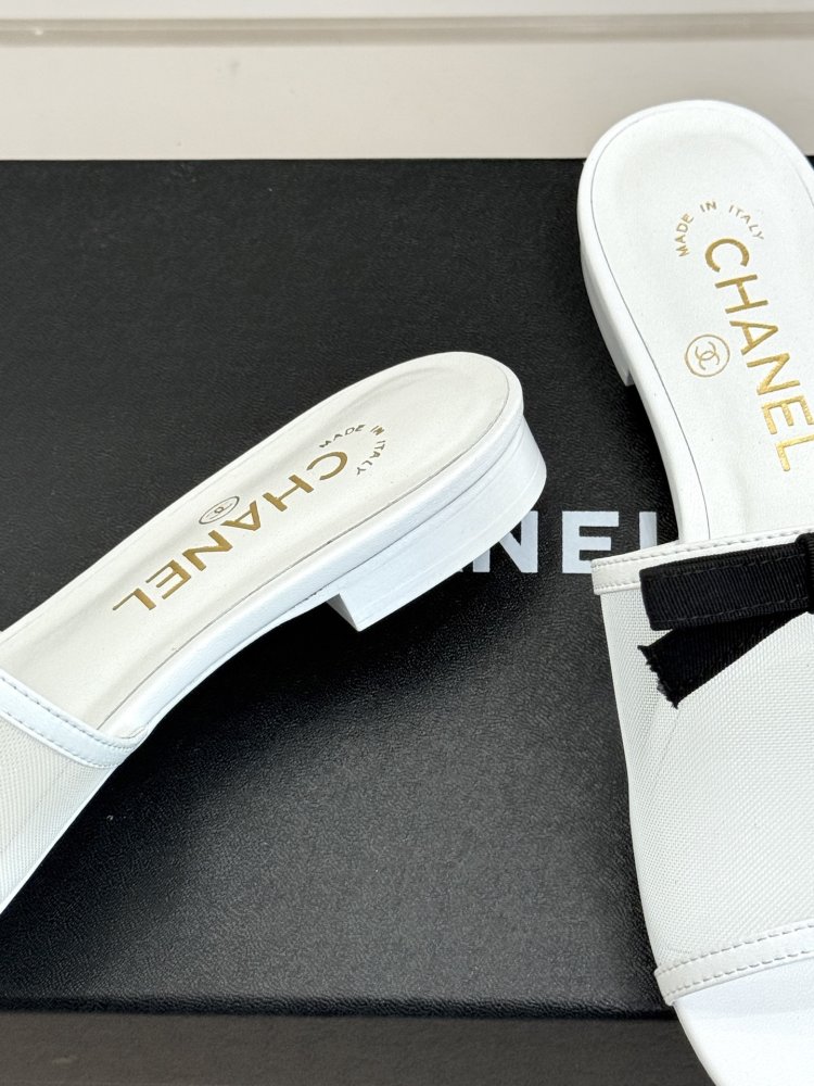 Шлепанцы женские фото 6