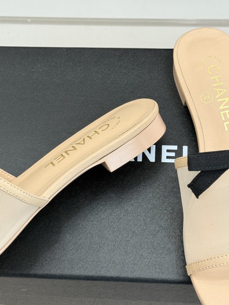 Шлепанцы женские фото 6