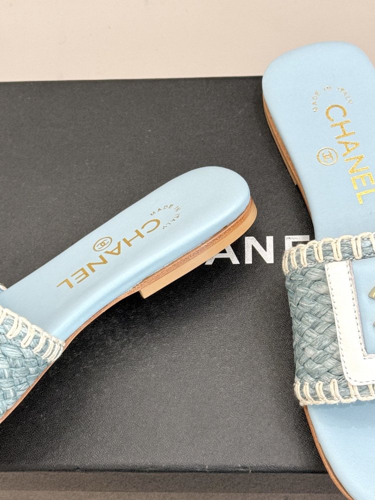 Шлепанцы женские фото 6