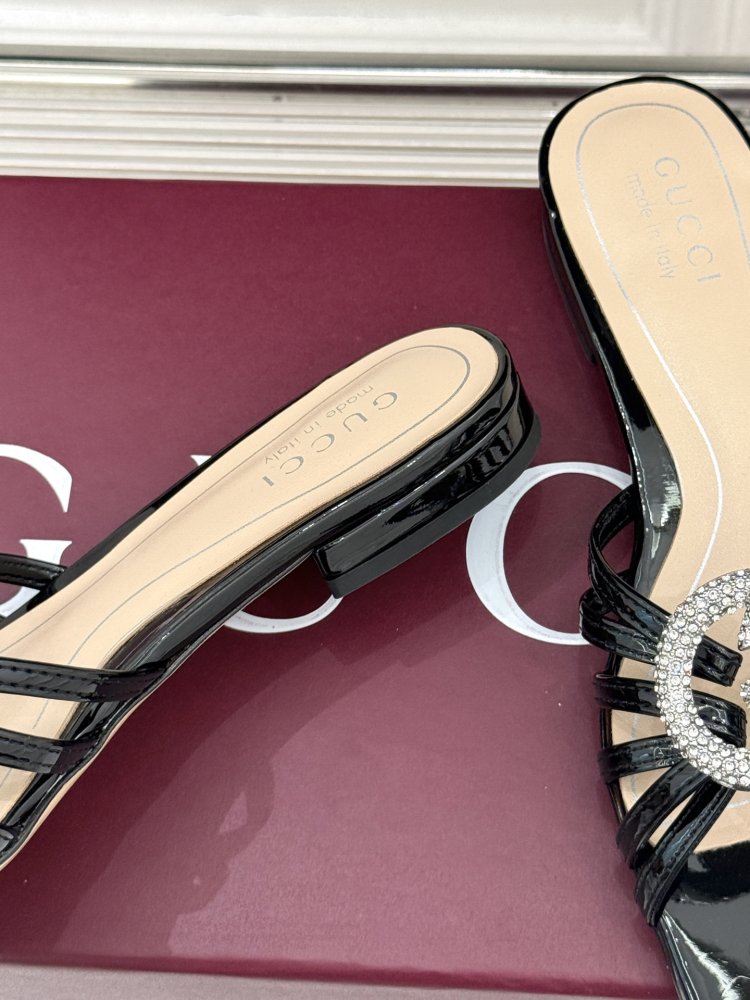 Шльопанці жіночі фото 6