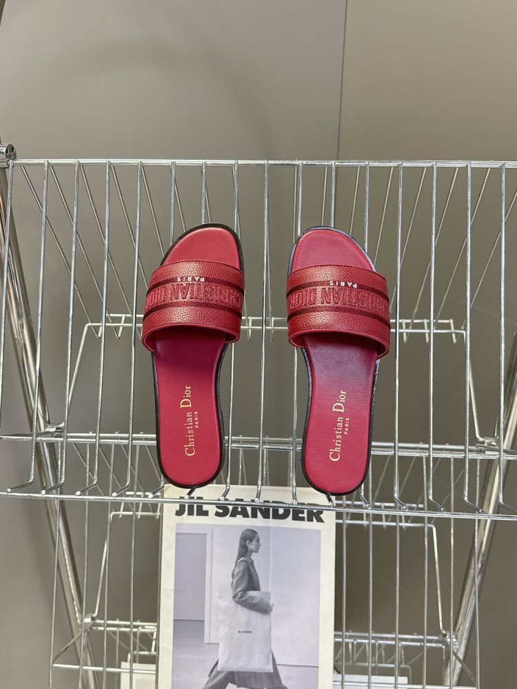 Шльопанці жіночі фото 6