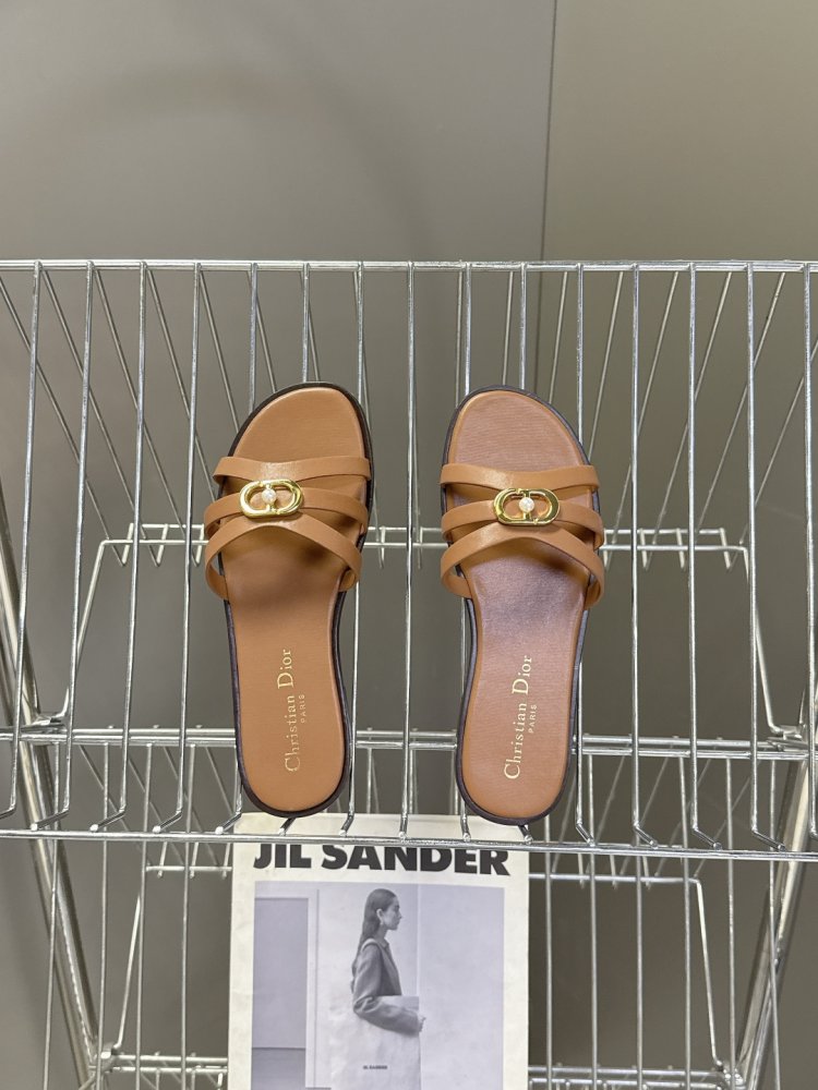 Шльопанці жіночі фото 6