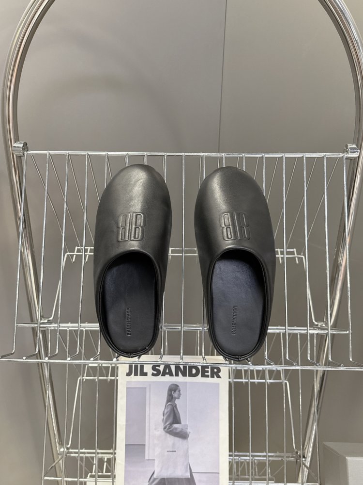 Шльопанці жіночі фото 6