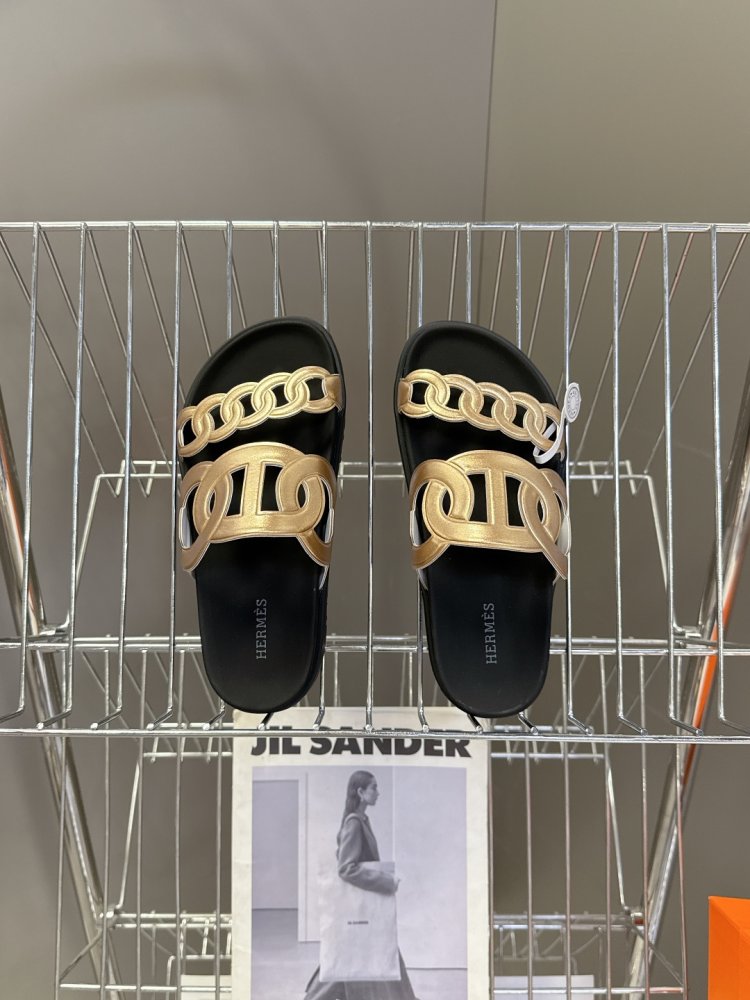 Шлепанцы женские фото 6