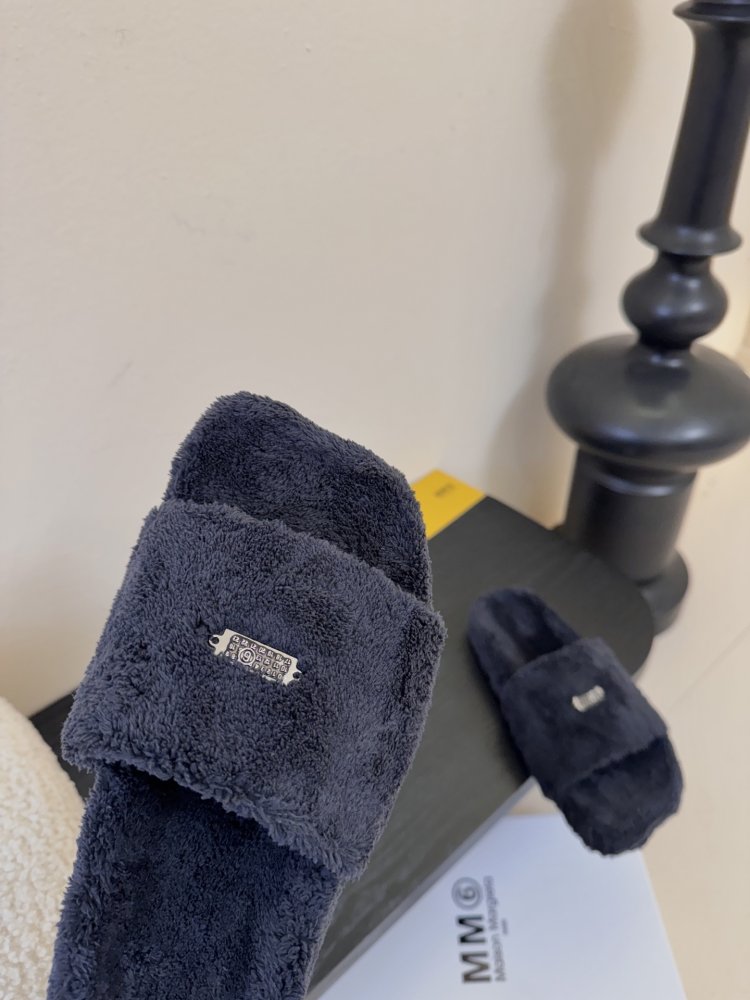 Шльопанці жіночі фото 6