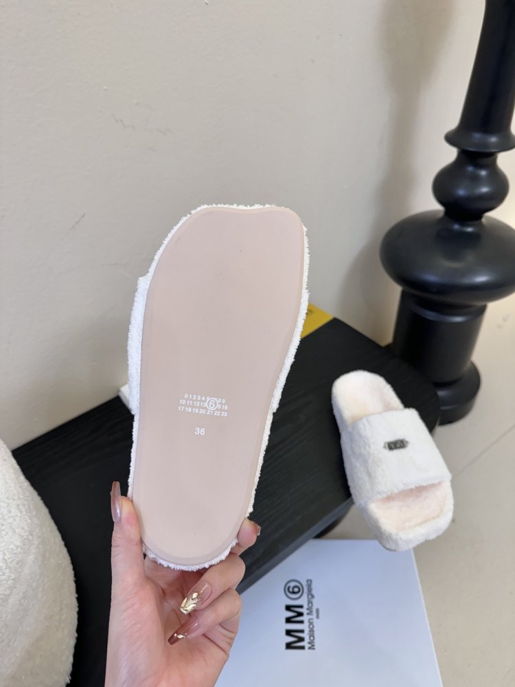 Шльопанці жіночі фото 6