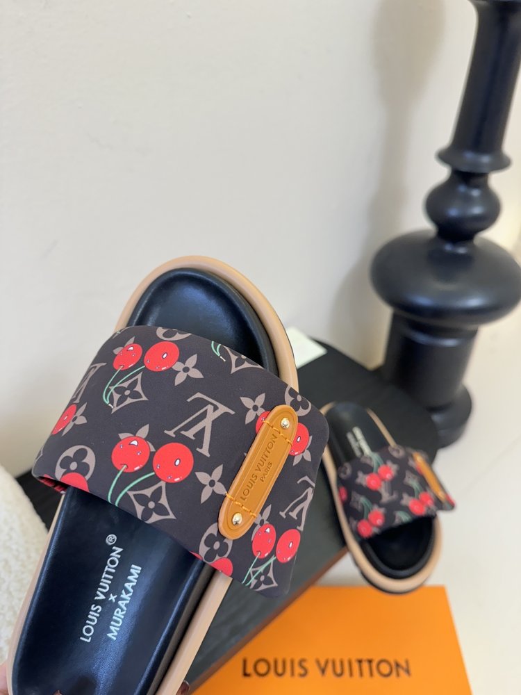 Шлепанцы женские фото 6