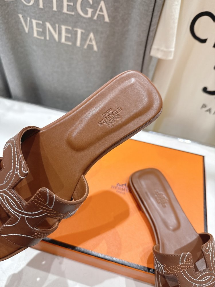 Шлепанцы женские фото 6