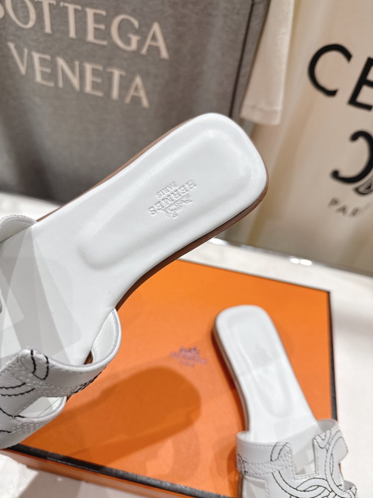 Шлепанцы женские фото 6