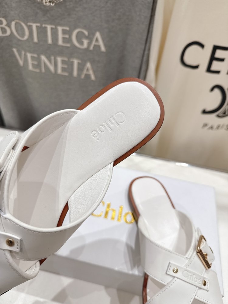 Шлепанцы женские фото 6