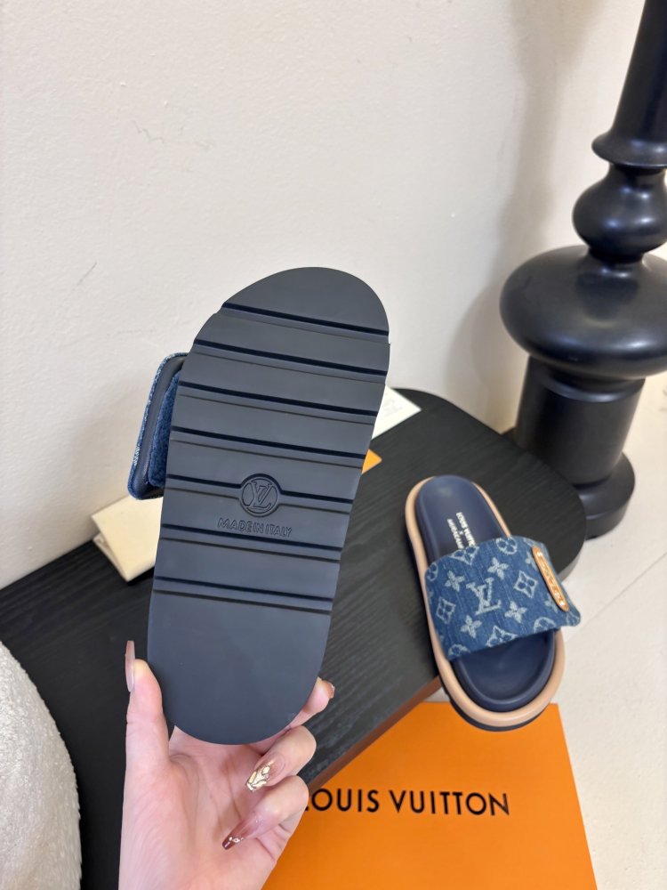 Шлепанцы женские фото 6