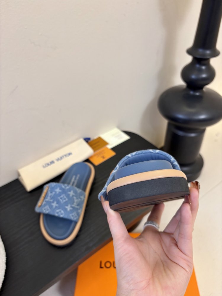 Шлепанцы женские фото 6