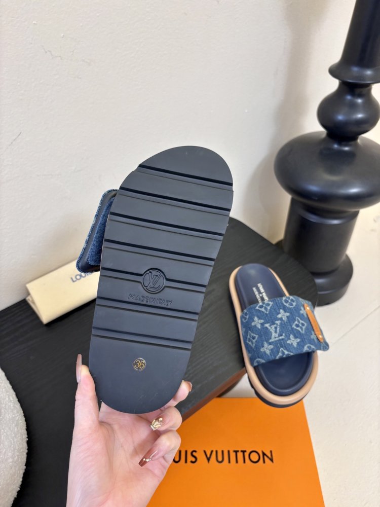 Шлепанцы женские фото 6