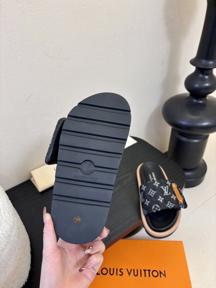 Шлепанцы женские фото 6