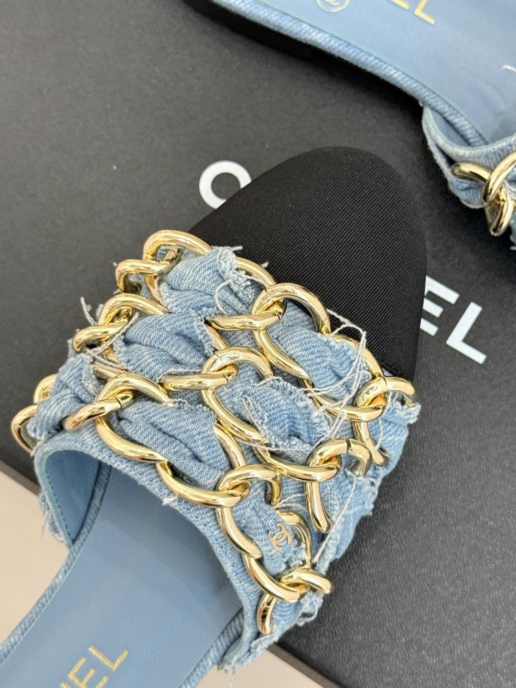 Шльопанці жіночі фото 7