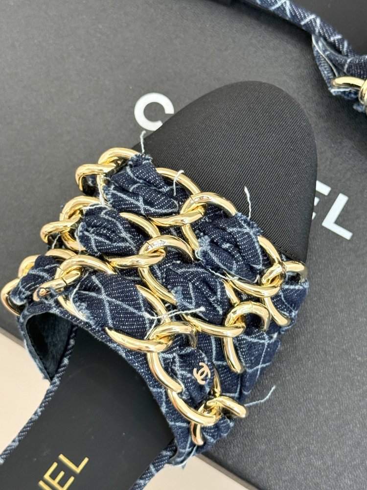 Шльопанці жіночі фото 7