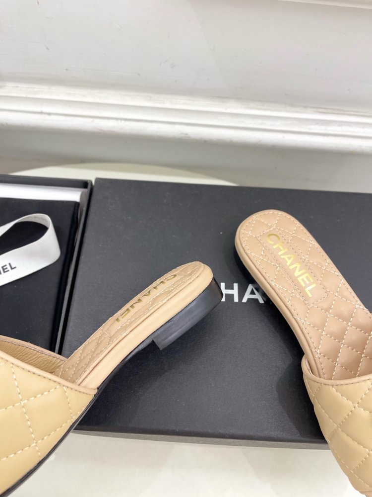 Шльопанці жіночі фото 7