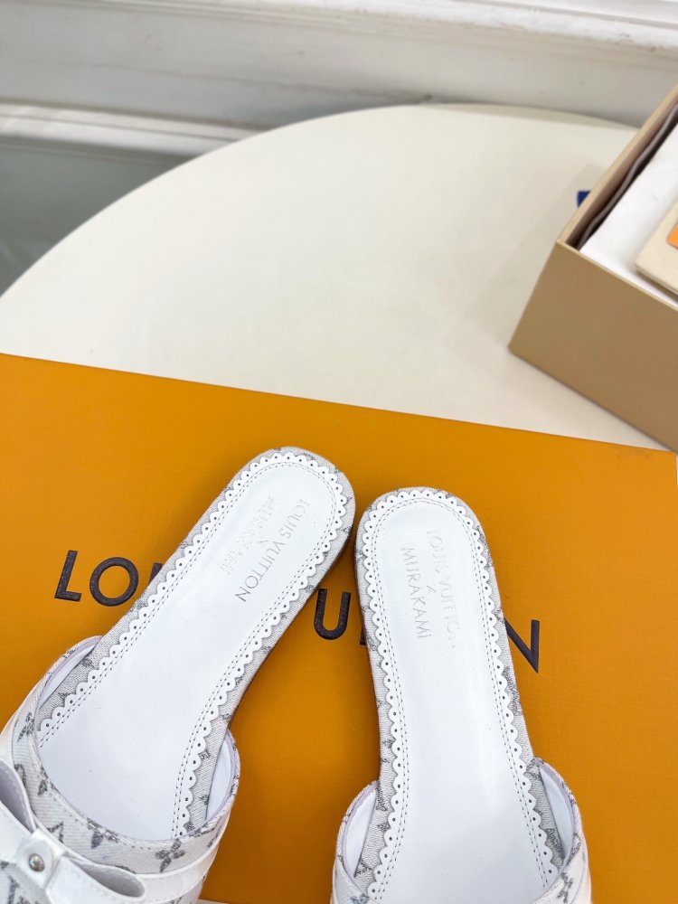 Шлепанцы женские фото 7