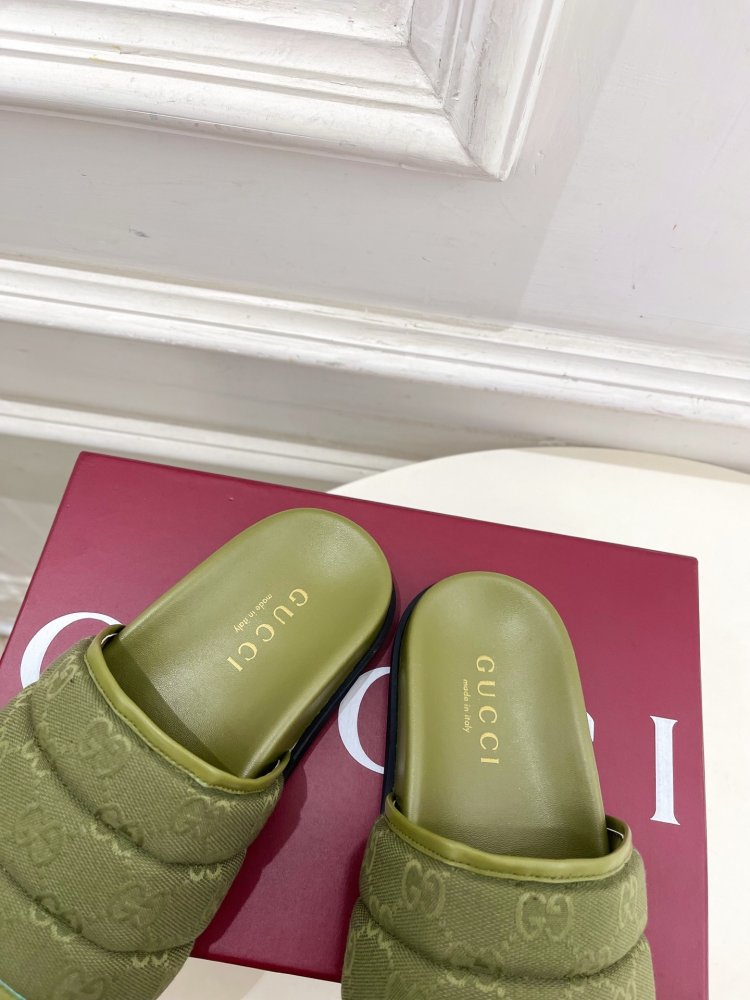 Шльопанці жіночі фото 7