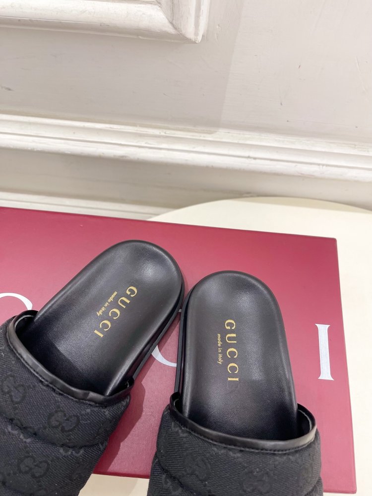 Шльопанці жіночі фото 7