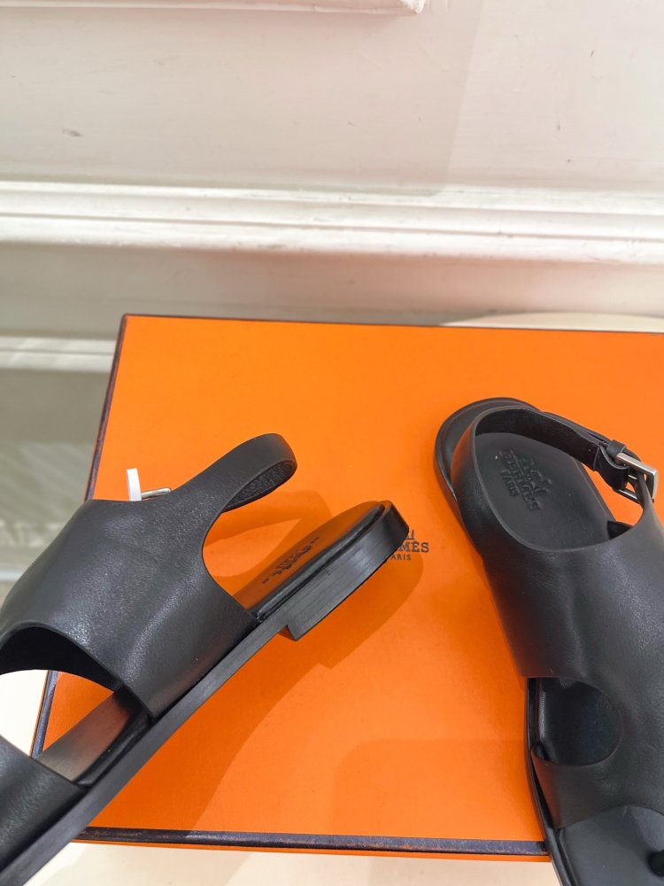 Шльопанці жіночі фото 7