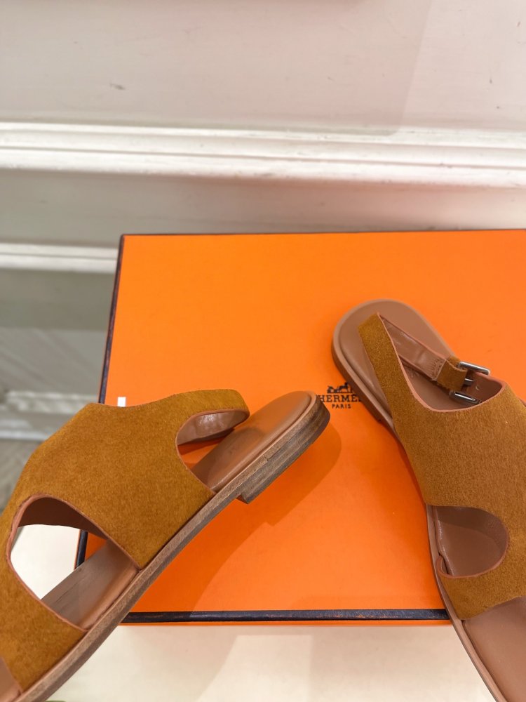 Шльопанці жіночі фото 7