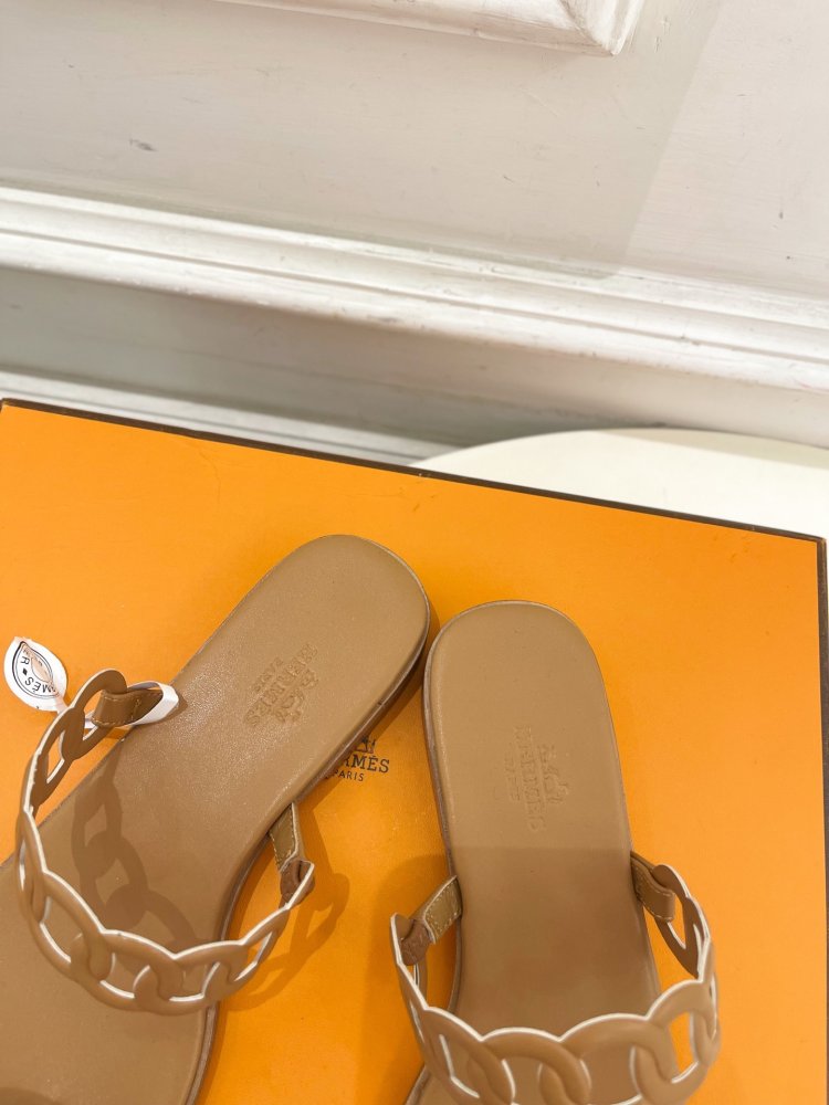 Шльопанці жіночі фото 7