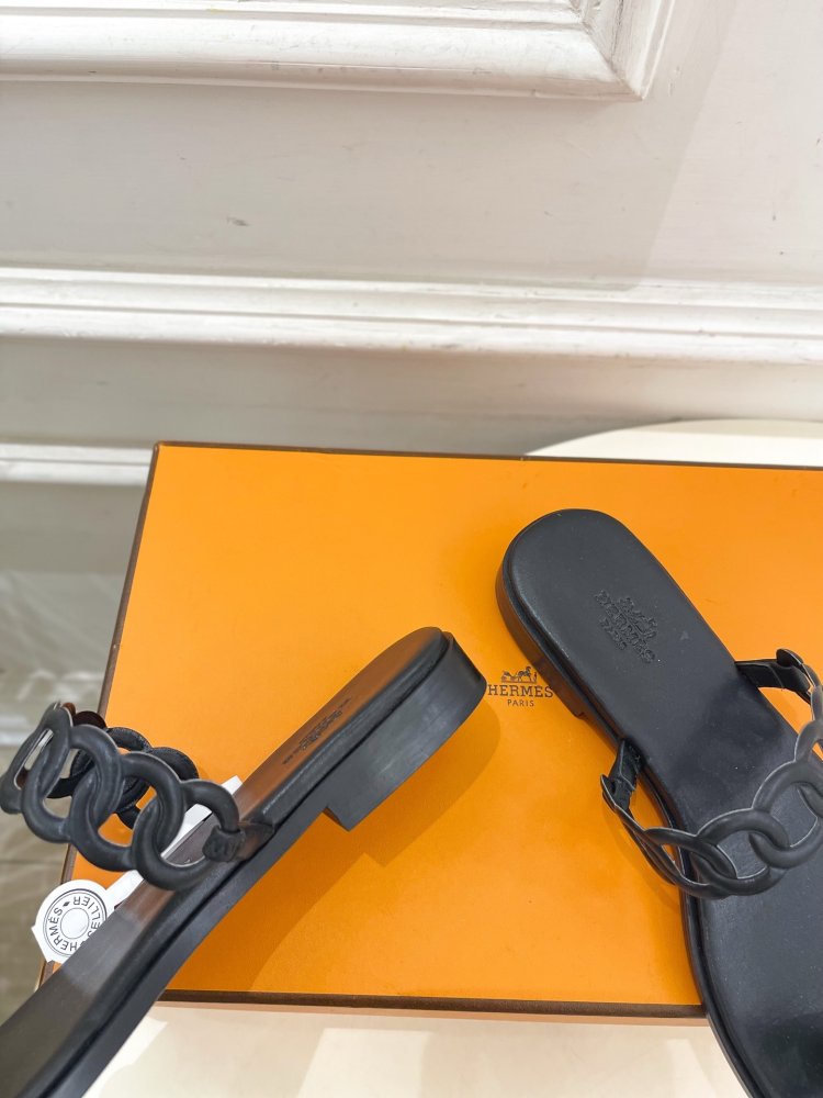 Шльопанці жіночі фото 7