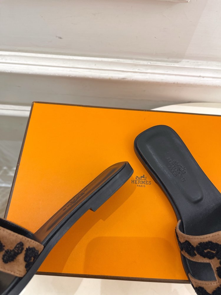 Шльопанці жіночі фото 7