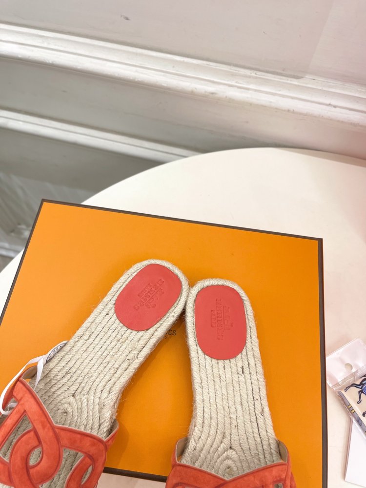 Шльопанці жіночі фото 7