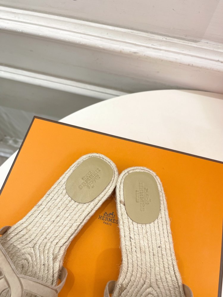 Шлепанцы женские фото 7