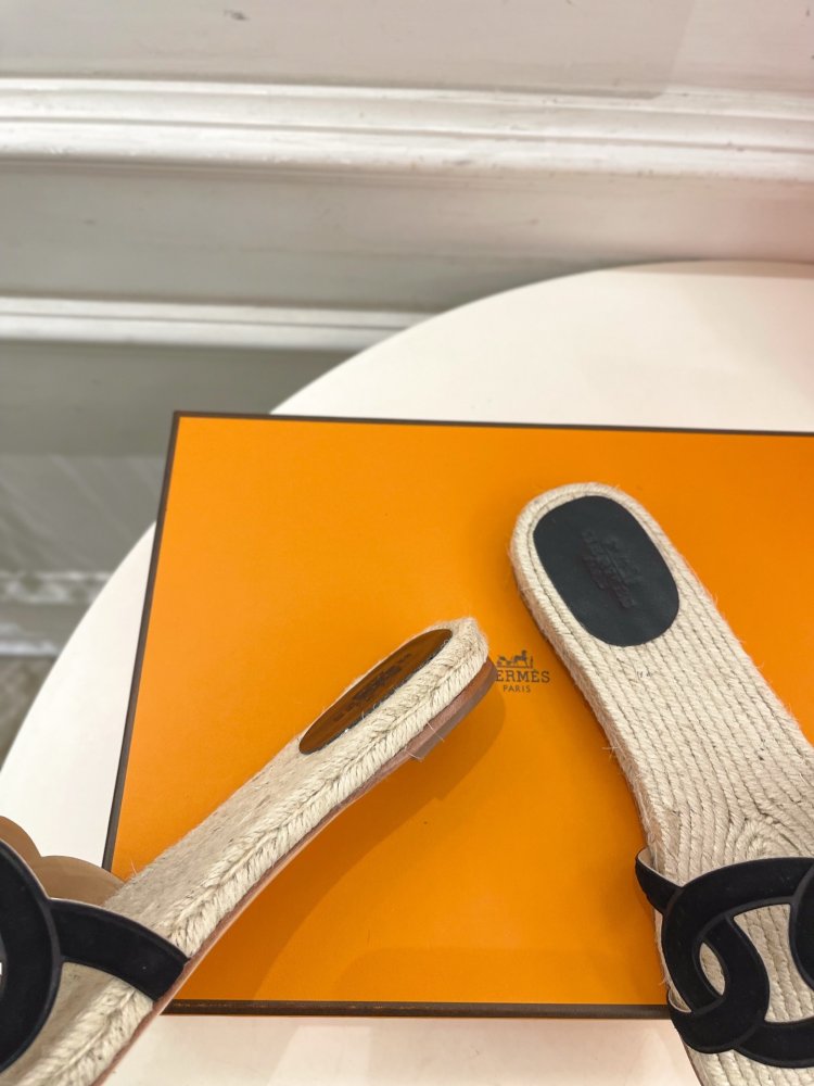 Шльопанці жіночі фото 7