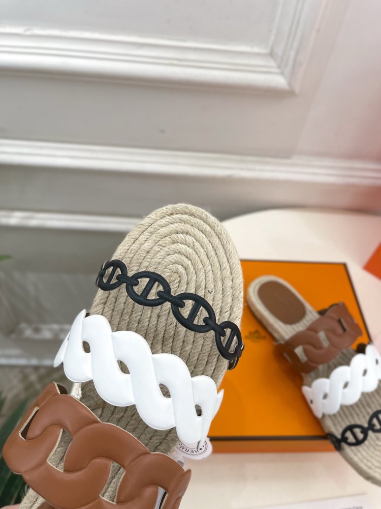 Шльопанці жіночі фото 7