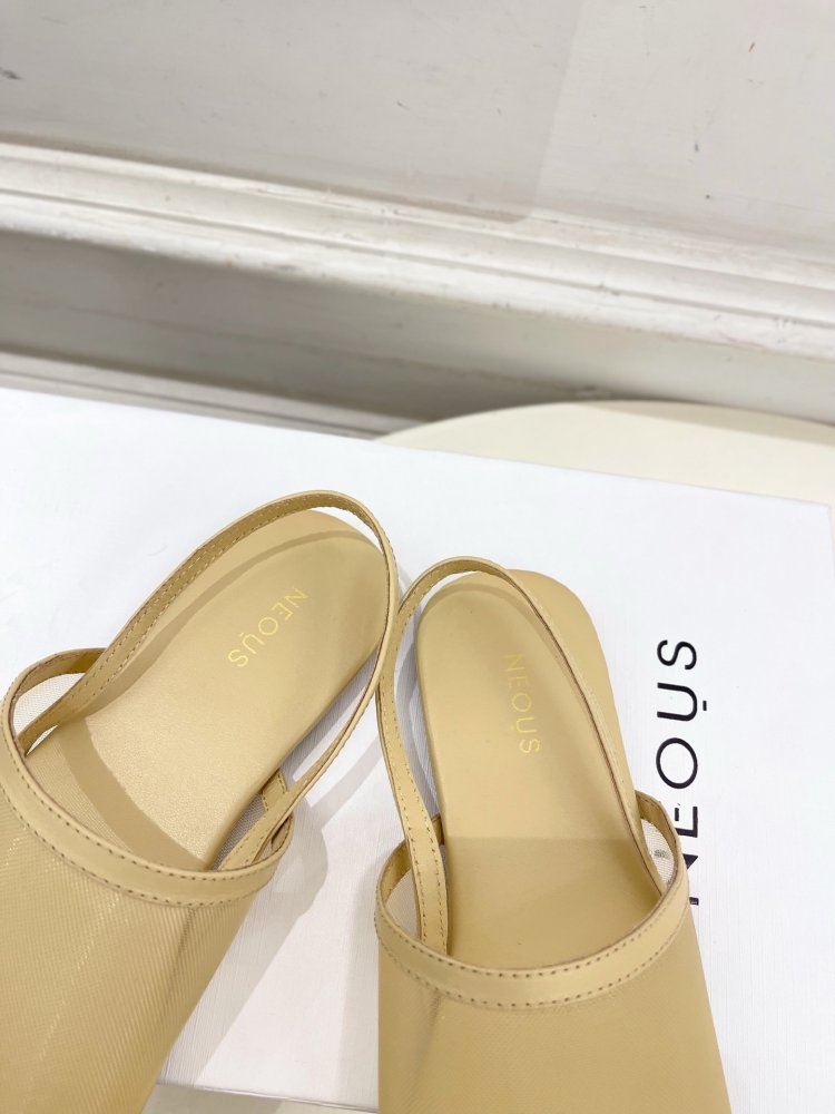 Шлепанцы женские фото 7