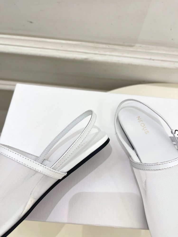 Шльопанці жіночі фото 7